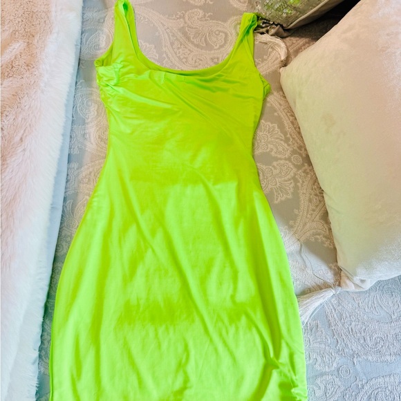 PrettyLittleThing Yellow Bodycon Mini Dress Scoop Neck Sleeveless - Picture 6 of 7